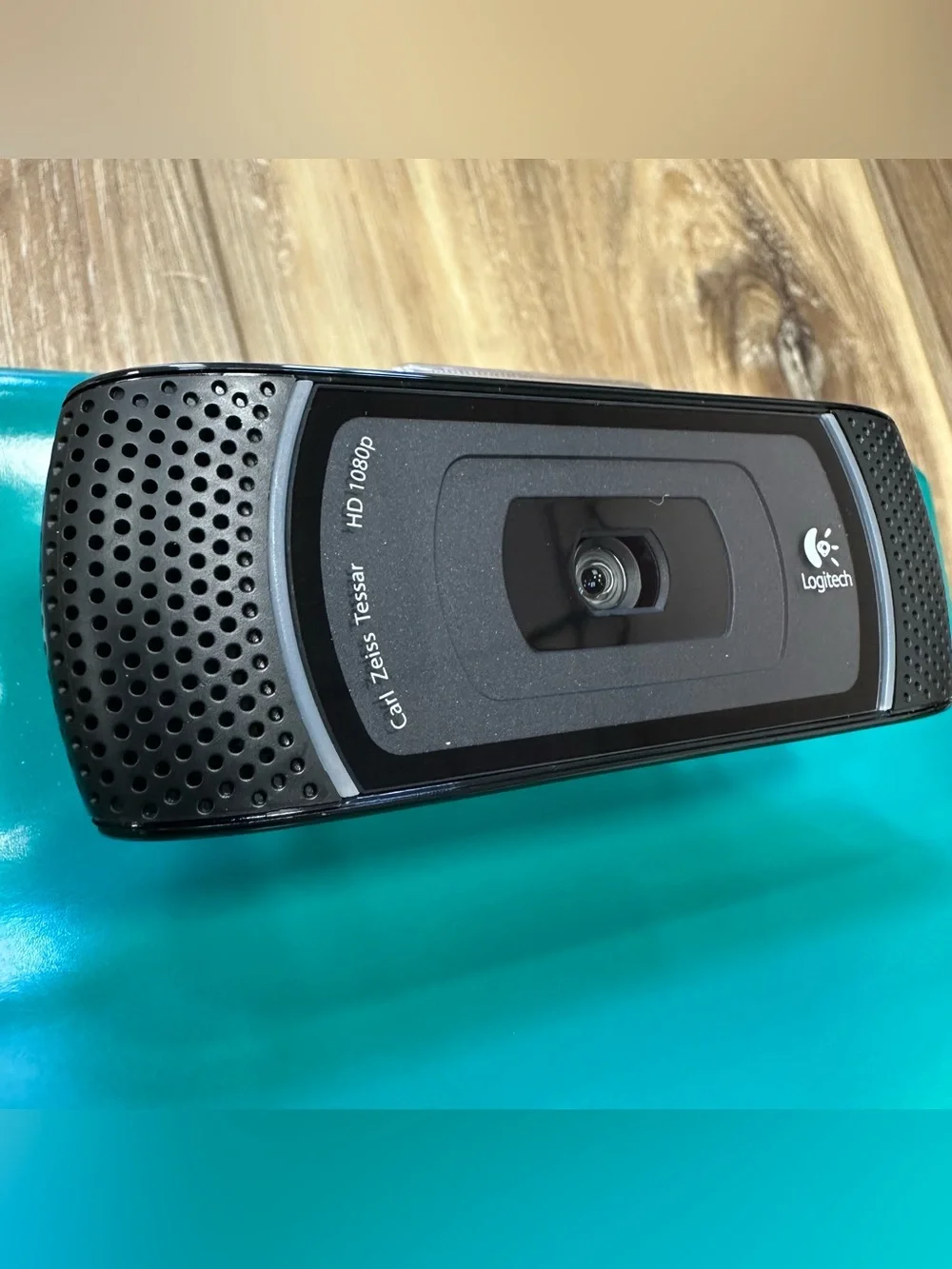 Logitech 1080P 10 MP HD Pro Webcam Model C910 New Open Box